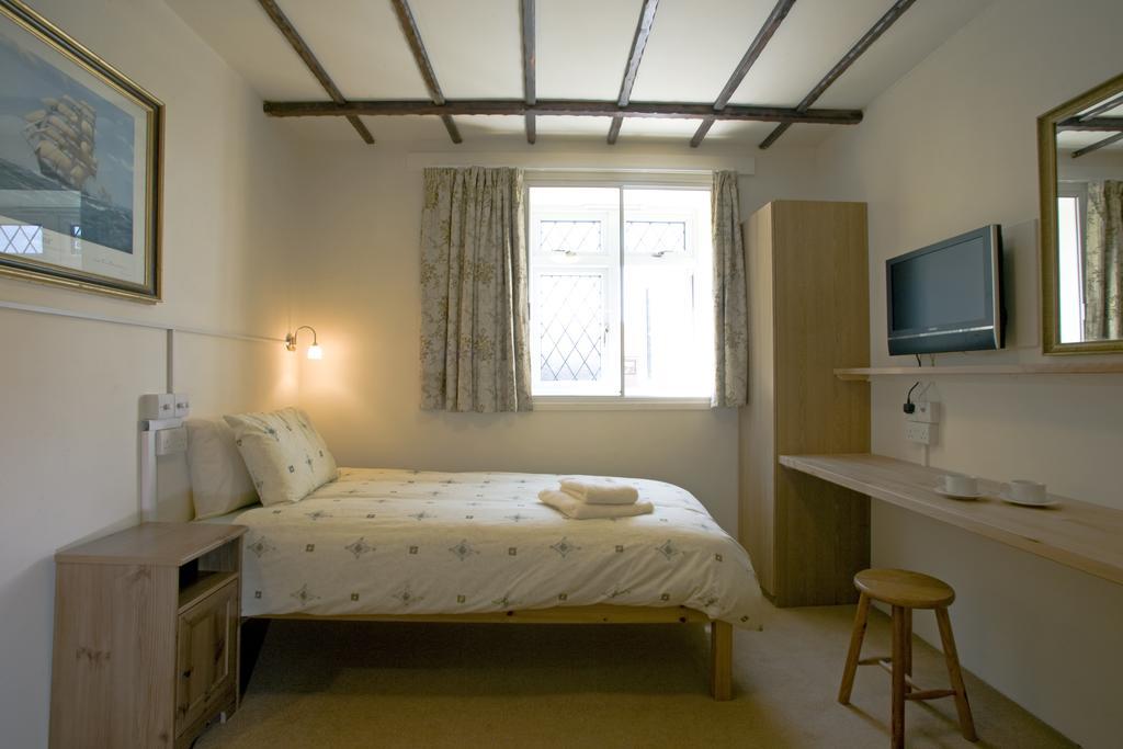 Oakwood Bed And Breakfast Heathrow Hillingdon Phòng bức ảnh